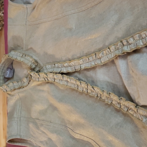 Vest - Picture 4 of 6